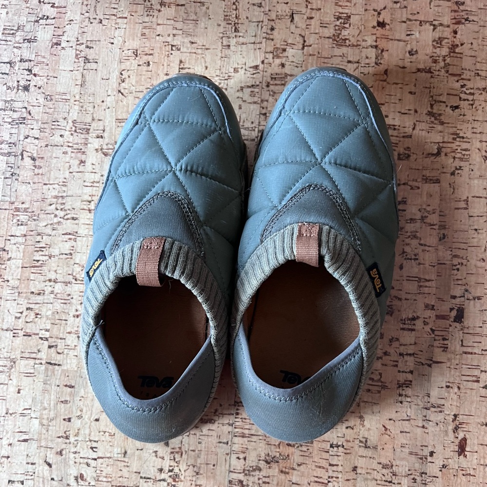 Teva reEMBER green slip on shoes Women’s 8/mens 6
